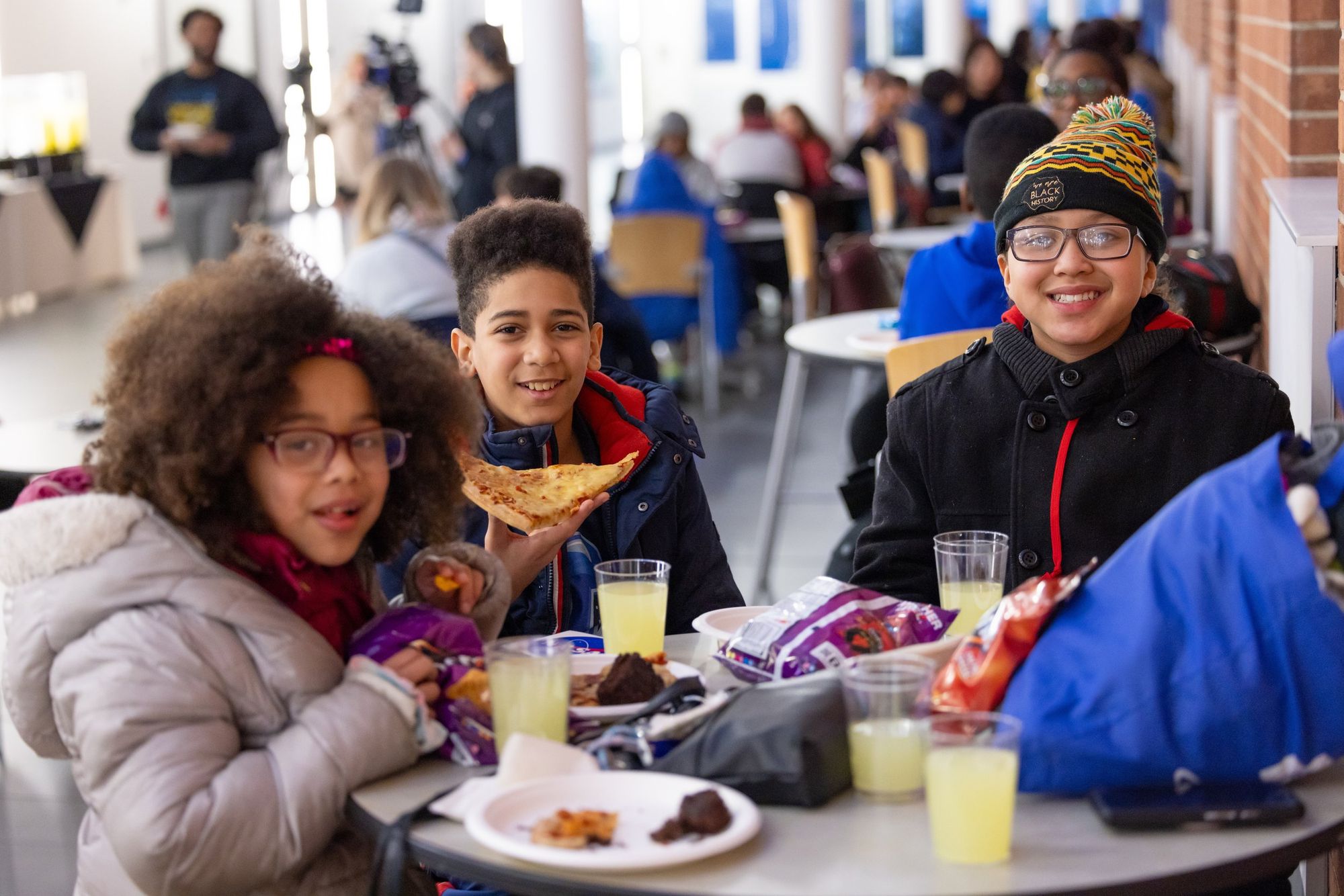 Students share a meal at the Stellar Dreams kickoff
